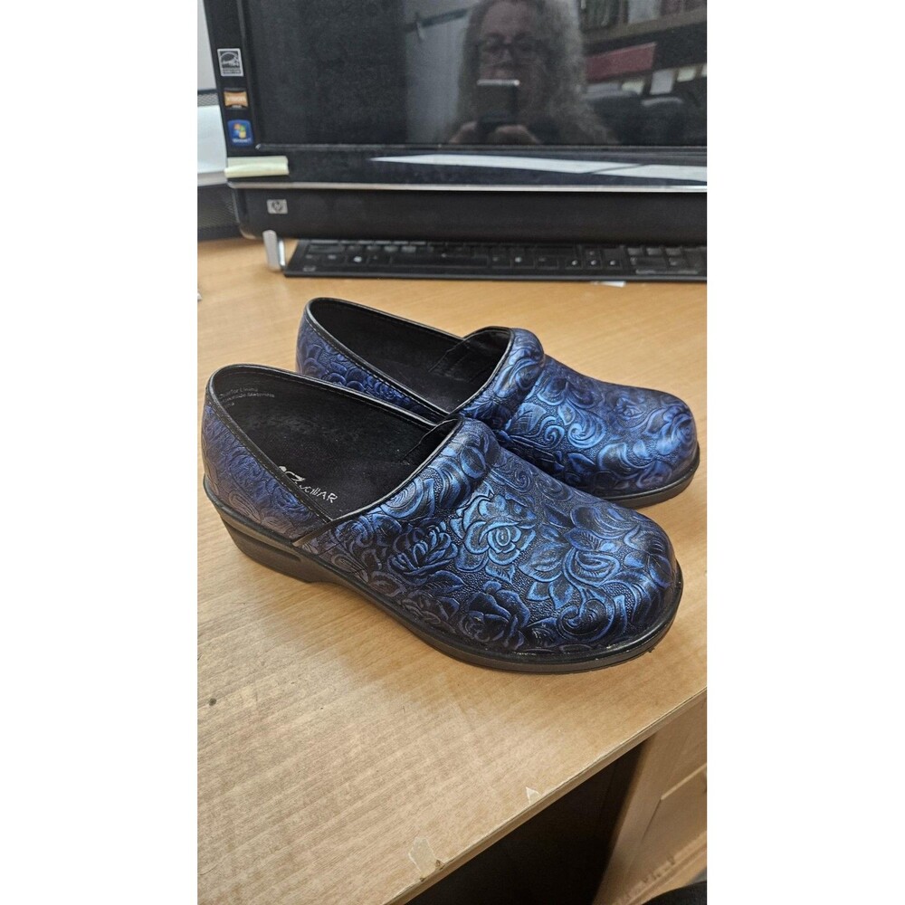 GadwallAR Shoes Womens Size 7.5 Blue Floral Clogs Slip Resistant Comfort Nurse